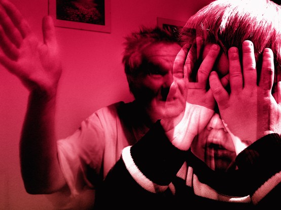 homme-enfant-maltraitance-violence-images-photos-gratuites