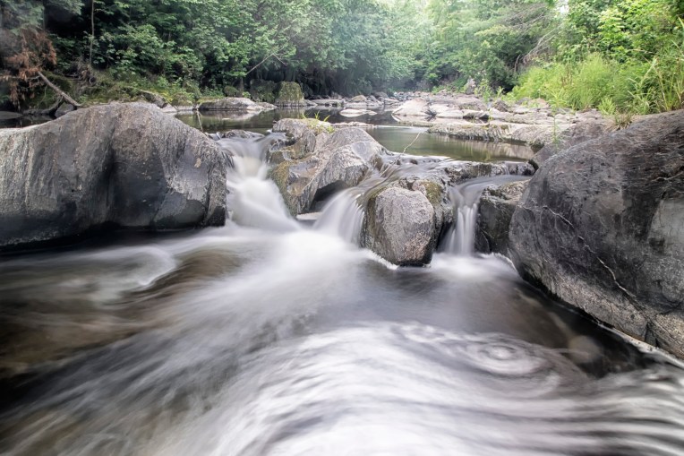water-nature-waterfall-creek-river-valley-263144-pxhere.com